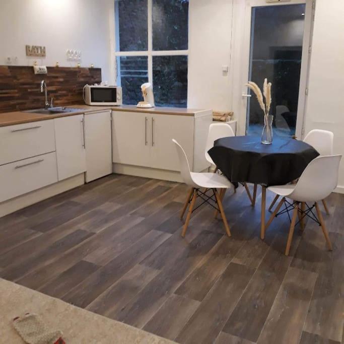 Appartement Agreable Au Centre Wifi Saint-Léonard-de-Noblat 外观 照片